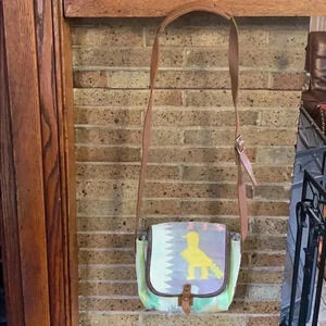 Will leather goods handbag.